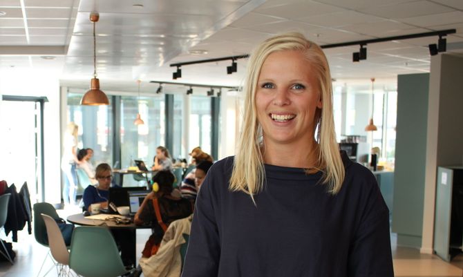 Simone Andersson jobber som utvikler til daglig. Hun bidrar frivillig som ansvarlig for Pink Programming i Norge.