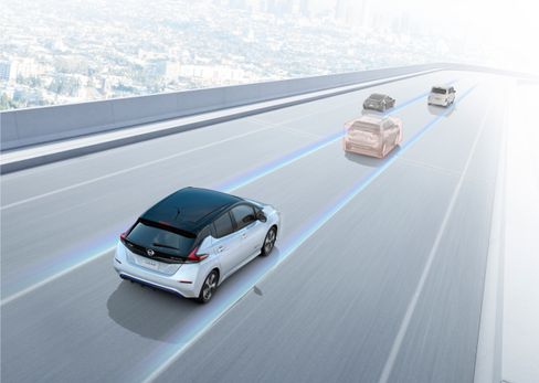ProPilot-systemet sørger for å avpasse farten til trafikken, og holder deg også i fila du er i.