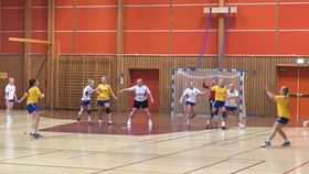 KJEMPET HARDT: Det ble en fortjent seier til Kolbotn 2 i Greverudhallen denne uken.