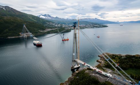 Krevende betongarbeid har ført til at Hålogalandsbrua blir ferdig cirka et år etter planlagt åpning.