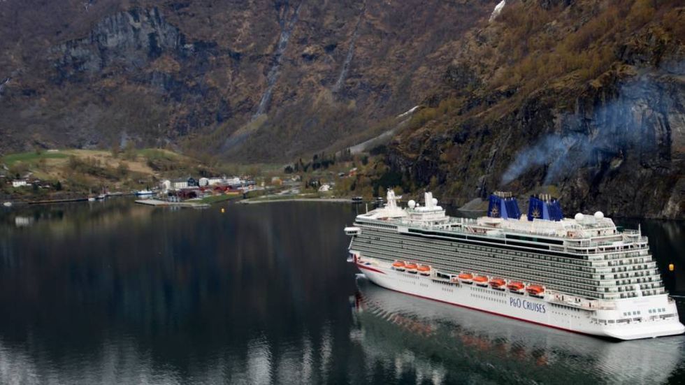 NULLTOLERANSE: Frå 2026, helst før, ønskjer Stortinget å innføra nulltoleranse mot utslepp i Geirangerfjorden og Nærøyfjorden.