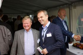 SJEFENE: Asko-styreleder Torbjørn Johannson og adm.dir. i Asko Øst, Andre Tangerud koste seg på åpningen.