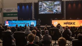 Frivillige har siden 1997 stått bak Warpzone. Her fra finalen i Counter-Strike: Global Offensive under fjorårets arrangement.