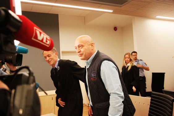I RETTEN:Medtiltalte Gjermund Cappelen ankommer retten.