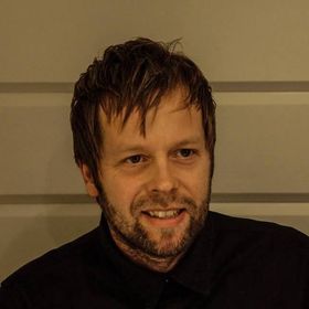 HOBBY: Hans Smedegård frå Årdal er ein av fleire hobbyfotografar som får enorm respons på bileta han legg ut på sosiale medium.