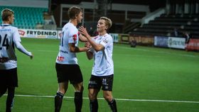 FRISPARK: Frisparket til Johan Hove fann hovudet til Ulrik Fredriksen, som dermed skåra dagens siste mål.