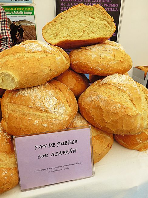 I Spania brukes safran også i vanlig brød.