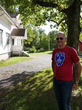 ØNSKER VELKOMMEN: – I år har vi forhåndspåmelding, så meld deg på! Dette blir bra, lover Stein Morten Sletten i Svartskog IF om årets Svartskogløpet.
