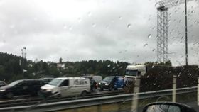 KØ OG ATTER KØ: Slik ser det som regel ut i rushtrafikken for tiden.