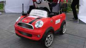 Med C-ITS snakker bilen, men ikke som K.I.T.T. Den kommuniserer med andre kjøretøy.