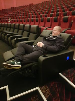 Teks utskremte klarte seg helt fint i de beste stolene Colosseum nå kan by på.