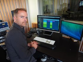 SKRUR OG KLIPPER: – Jeg har hundrevis av låter på lager som jeg jobber med. Jeg er veldig inspirert for tiden, sier Schow.