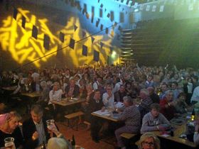 FULLT TRØKK: Kolben fylles hver høst av Oktoberfest-glade folk!
