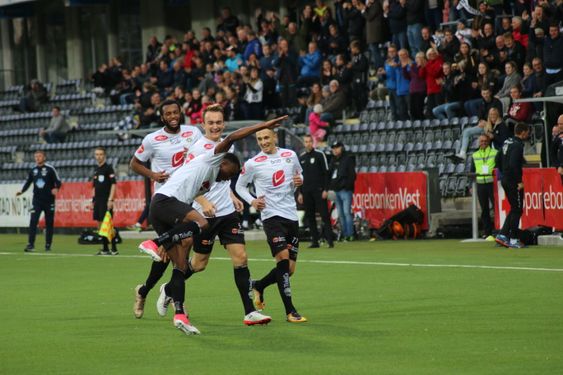 KANONKULA: Nwakali viste nok ein gong fram den gode skotfoten sin då han banka inn 2-0.