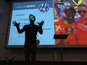 ENGASJERT: Petter Stordalen var i fyr og flamme som vanlig.