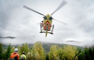 Legehelikopteret tar av fra Torpomoen.