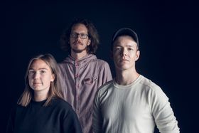 Fra venstre: Natalie Remøe Hansen, Håkon Fostervold Høydal og Einar Otto Stangvik har jobbet med temaet over flere år - fra «Nedlasterne» i 2015 til dagens VG-avsløring.