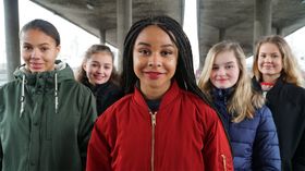 Fra serien Jenter på NRK Super.