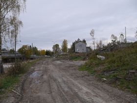 SLIK SER DET UT NÅ: Det er fortsatt ingen bygninger på plassen, men snart skal mange, mange mennesker flytte hit!