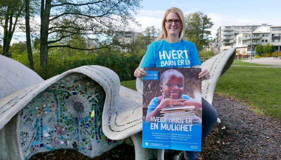 KLAR FOR AKSJON: Ida Madeleen Moe er leder for Frivillighetssentralen, og melder om stor frivillighet for å bidra til årets TV-aksjon som bøssebærer. Nå håper hun på giverglede også blant folket under aksjonen.