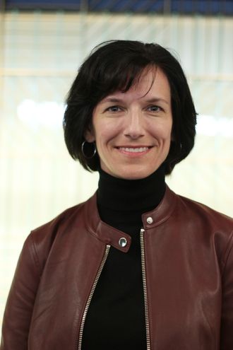 Kimberly Lein-Mathisen, administrerende direktør i Microsoft, mener bedrifter må enten må omstille seg – eller forberede seg på at de dør ut.