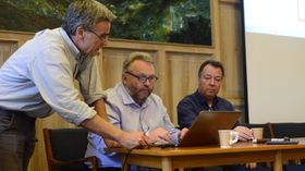 EKSTERN GRANSKING: Rapporten som dei eksterne konsulentane Stale Einarsen og Harald Pedersen i Arbeidsmiljøspesialistane presenterte har vore særs etterlengta.