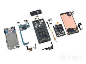 Pixel 2 XL ferdig demontert.