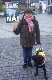 ENGASJERT: Inger Stokke synes det er viktig å bruke stemma si og stå opp for forsvarslause dyr.