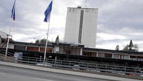 RANET PÅ VEI HJEM: Ekteparet Amundsen hadde vært på Sofiemyr Senter og handlet, da de ble ranet av to personer i en bil. (Foto: Oppegård Avis).