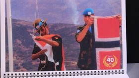 LIBANON TEMA: 40-årsmerkeringa for det norske SN-bidraget i Libanon, som starta i 1978, vert det gjennomgripande temaet for 2018-kalenderen. På siste sida ser vi det norske flagget har vorte firt ned etter enda misjon. 70-årsmarkeringa for det norske engasjementet i Tysklands-brigaden var tema i kalenderen for 2017.
