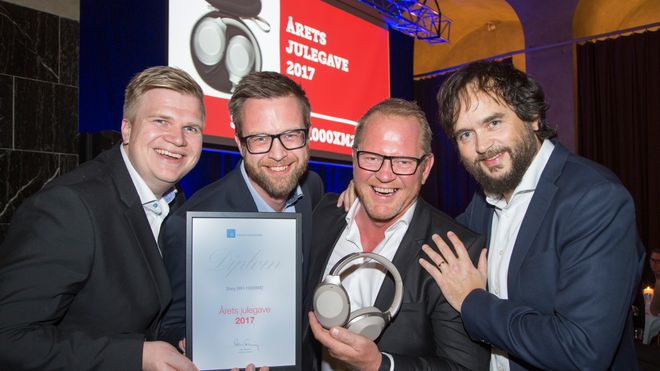 HODETELEFON FRA SONY ÅRETS JULEGAVE