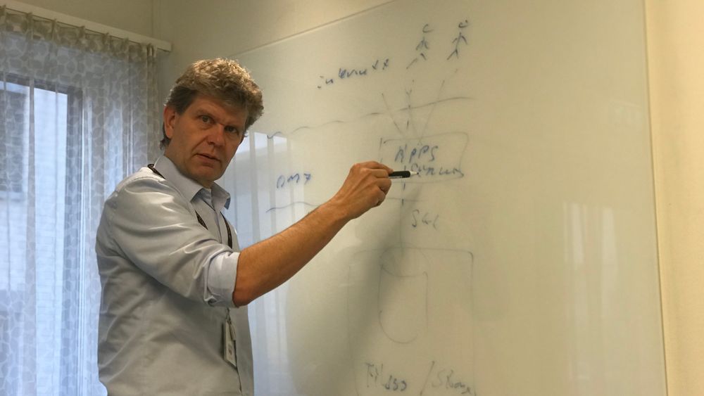 Hele databaser kan krypteres, men det er også mulig å etablere en logisk inngjerding, der deler av innholdet sikres som et slags pengeskap eller partisjon inni arkivet, forklarer Inge Os i Oracle.