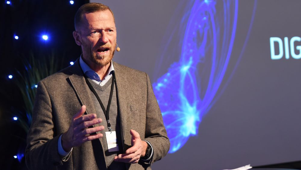 Ove Fredheim under sitt foredrag på Kongsberg Technology Summit. Konferansen ble brukt til å signere en intensjonsavtale om lansering av Norges første 5G-nett.