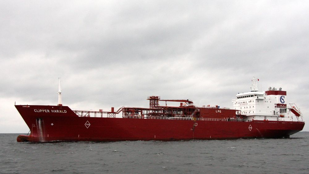 Clipper Harald er 146 meter lang og frakter 12.6000 kubikkmeter etylen, kjølt ned til -104 grader.