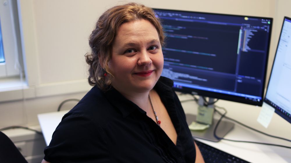 Elin Brusberg er utvikler hos OneStop Reporting. Hun mener mange har dårlige erfaringer med outsourcing, men ikke finner noe alternativ siden det er vanskelig å finne utviklere lokalt.