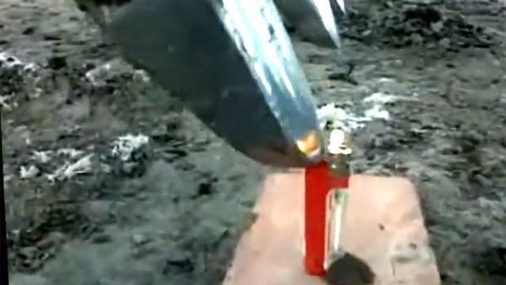 Tenner lighter med gravemaskin