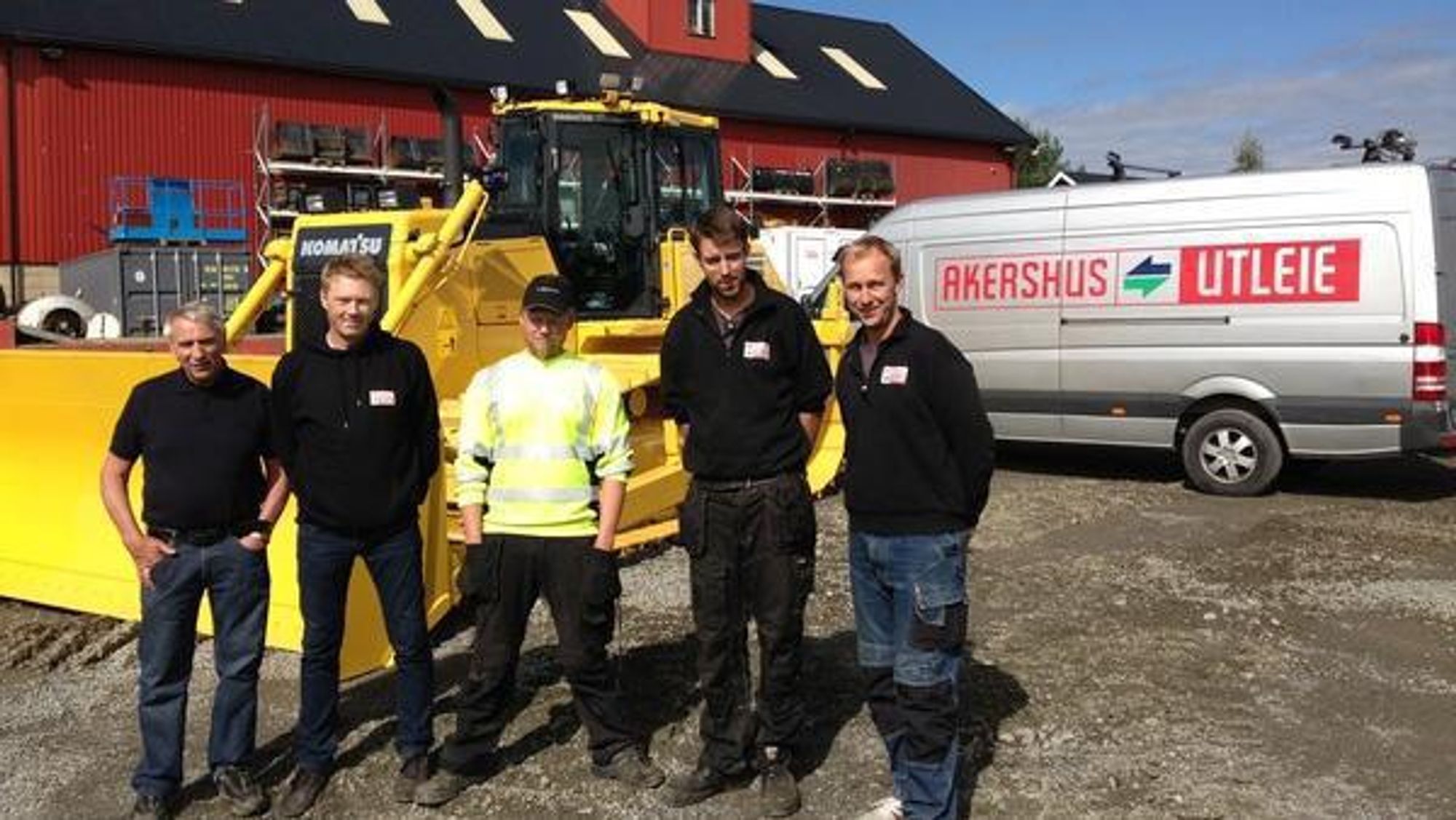 På bildet (f.v.): Even Furuset (Hesselberg), Lasse Bakke (AU), Samuel Sars (lærling AU), Ole Blakkisrud (AU) og Alfred Bakken (AU).