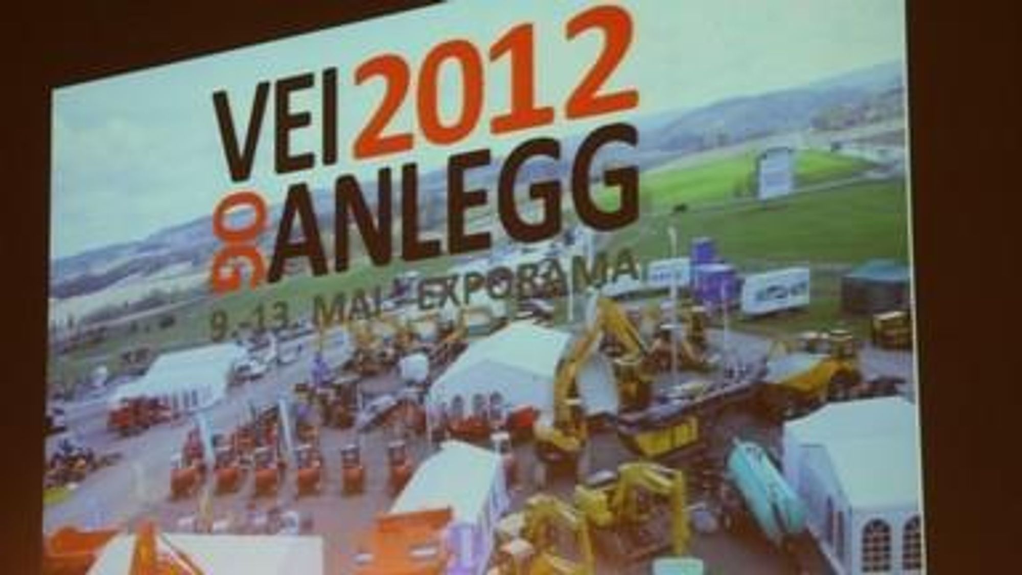 Kåre Valebrokk åpnet Vei og Anlegg 2012 med en klar melding: - Anleggsbransjen står overfor en bonanza, sa den tidligere maskinselgeren og redaktøren. Samtidig advarer han mot knalltøff konkurranse.