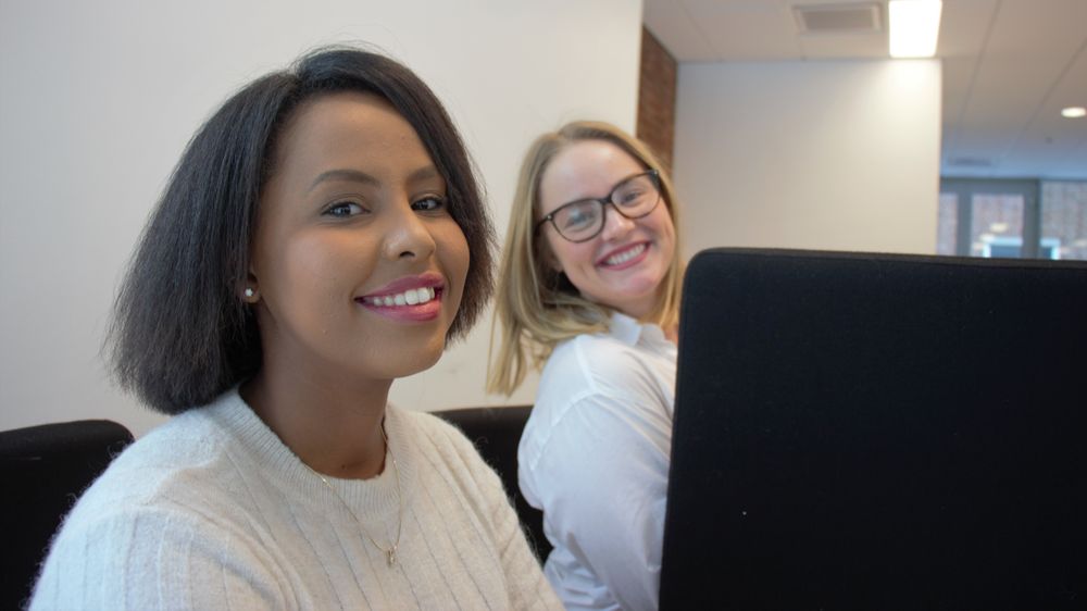 Muna Hassan og Kristine Halvorsen tar master i geologi ved Universitetet i Oslo. De er ferdige til våren, og starter jobbsøkeprosessen.