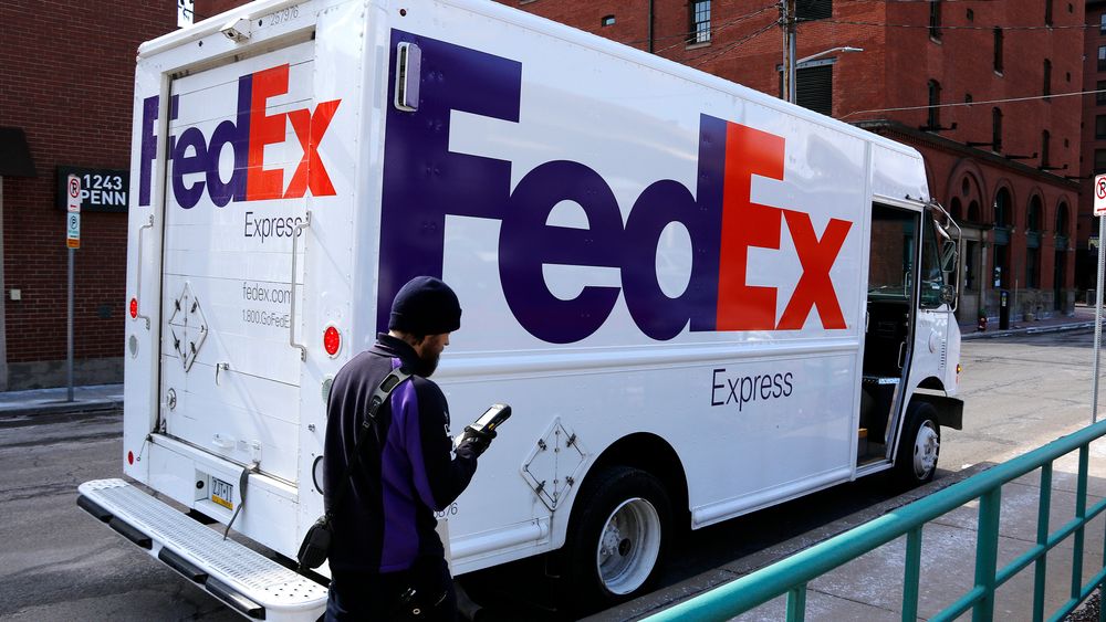 112 000 sensitive dokumenter er på avveie etter at Fedex hadde en ubeskyttet server koblet mot internett. Rundt 1 000 norske pass og førerkort skal være på avveie.