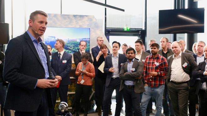 Arne Norheim, administrerende direktør i IBM Norge, åpner sitt nye innovasjonssenter i Oslo.