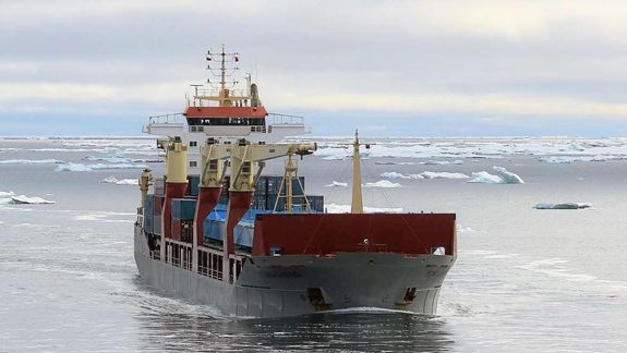 Cosco satser i nord