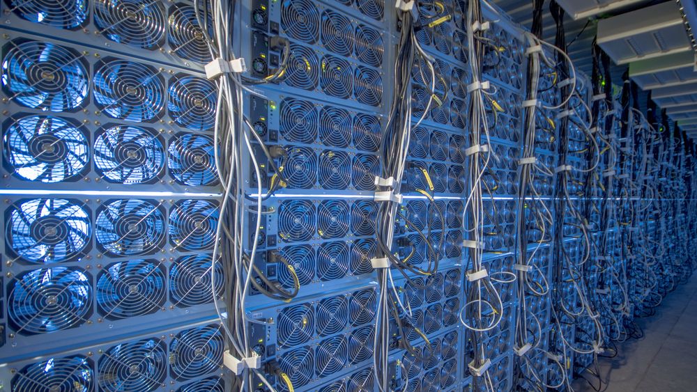 Bitfury oppgir at de i første omgang tar sikte på å ha mellom 30 og 35 lokalt ansatte i Mo i Rana for å drifte datasenteret.