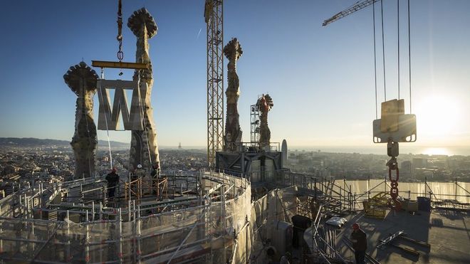 Byggeprosjektet har holdt på i 136 år - ny teknologi skal få det i havn