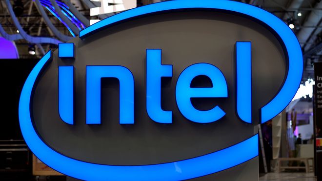 Intel-logo ved standen til Intel under Cebit-messen i 2017.