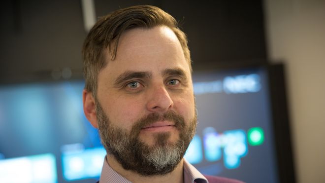 Har laget kjempeskjerm inspirert av Microsoft Surface Hub - med flere norske komponenter