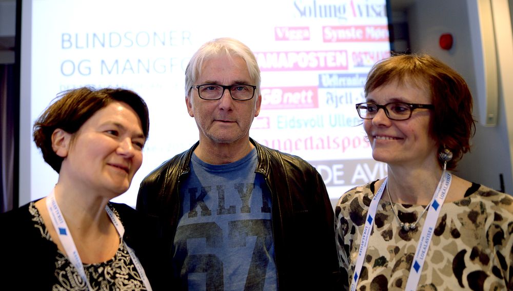 ARKIVFOTO: Fra venstre: Forskerne ved Nord Universitet Birgit Røe Mathisen, Bengt Engan og Lisbeth Morlandstø.Her fra de la fram del en av undersøkelsen hos Landslaget for Lokalaviser (LLA).