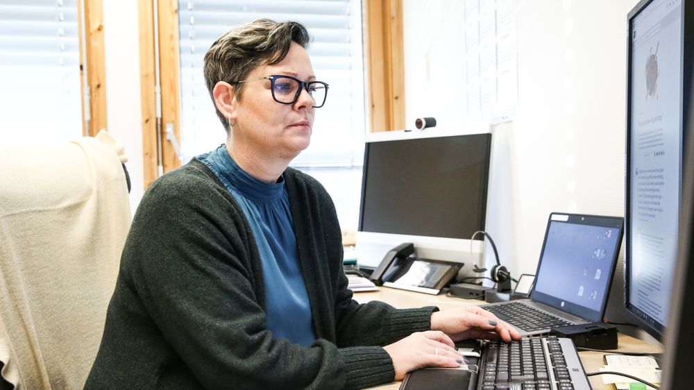 Stort ansvar: Anne Ruth Botn Bjørlo er IKT-ansvarlig med ansvar for digitaliseringsprosessen i forbindelse med sammenslåingen av Eid og Selje til Stad kommune. De får mye penger fra det offentlige til satsingen, men arbeidet er også svært ressurskrevende.