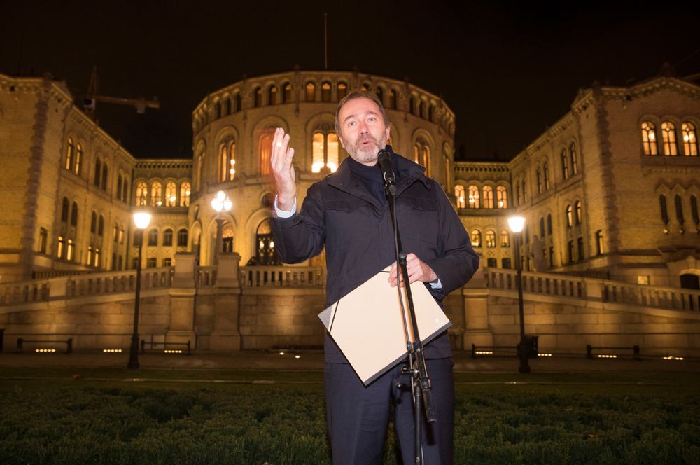 Trond Giske (Ap) i forbindelse med en demonstrasjon foran Stortinget i januar 2017.