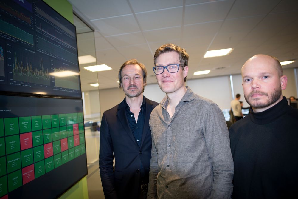 Deler av SOL.no-redaksjonen. Fra venstre: Ansvarlig redaktør og adm. dir Jan Thoresen, redaktør Andreas Heen Carlsen og desksjef Trond Alsvik.